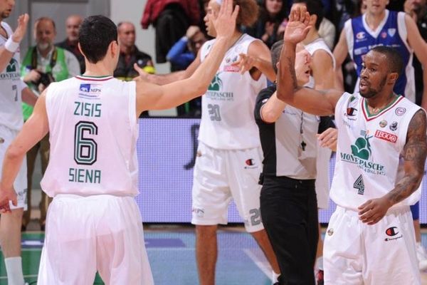 «Σκούπισε» τη Σάσαρι και πέρασε τελικό η Σιένα