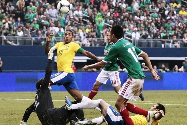 Το Μεξικό... φρέναρε την Βραζιλία με σούπερ Τζιοβάνι ντος Σάντος!