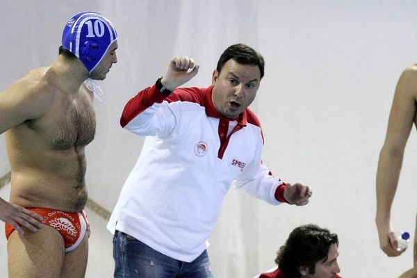 Παραμένει στον Ολυμπιακό ο Βλάχος