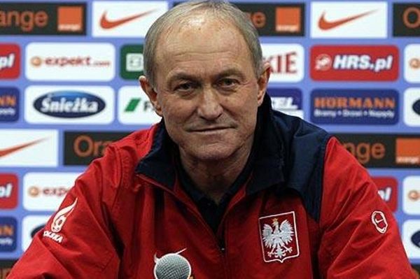 Euro 2012: «Πρώτος στόχος της Πολωνίας να μην χάσει από την Ελλάδα» (video)