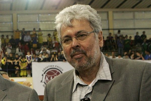 Ψήφος εμπιστοσύνης από Δημήτρη Αγγελόπουλο