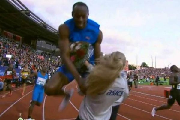 Ο Μπολτ τράκαρε με... κορίτσι