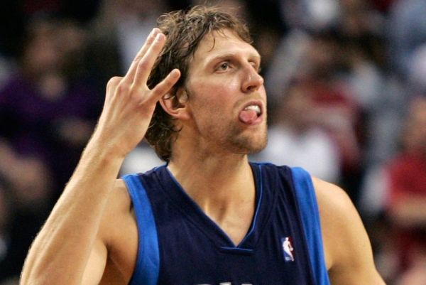 Euro 2012: «Τιτίβισμα» υπέρ της Εθνικής μας από τον Νοβίτσκι!
