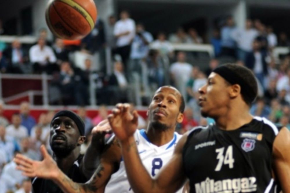 «Ζωντανή» για τον τίτλο η Εφές Αναντόλου