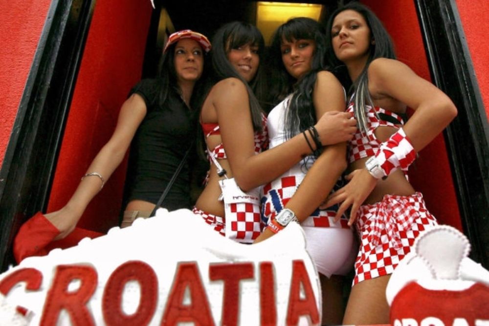 Euro... Τwitter Girls 2012 (photos)