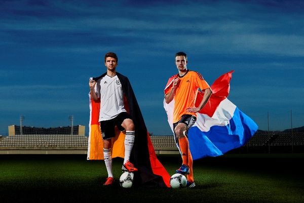 Euro 2012: Λάμψη... αστέρων στην Adidas!