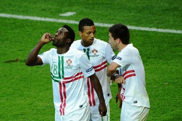 Euro 2012: Γλίτωσε τον… πάτο με Βαρέλα (photos+video)