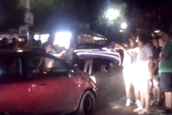 Euro 2012: Βάφτηκε… μπλε η Κέρκυρα! (video)