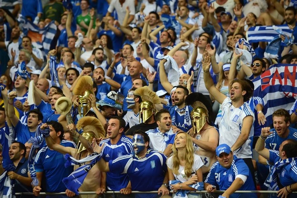 Euro 2012: Γλέντι Ελλήνων και στην Βαρσοβία! (video)