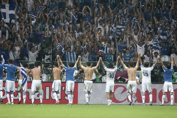 ΕΘΝΙΚΗ ΜΟΥ... Το τραγούδι για το Euro (Video)