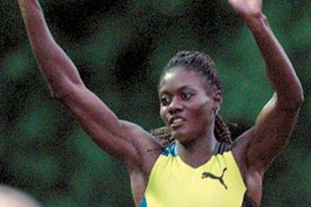 Συνεχίζει και στα 52 της η Μέρλιν Ότι