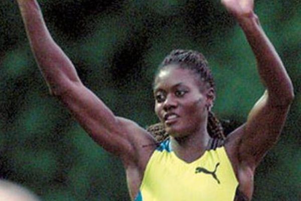 Συνεχίζει και στα 52 της η Μέρλιν Ότι