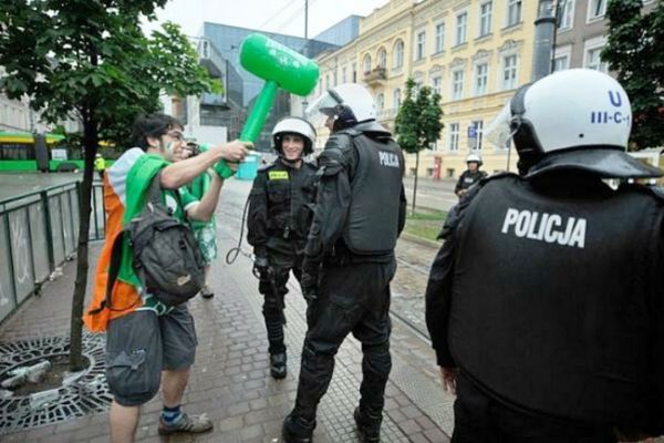 Euro 2012: Οι περίεργες φωτογραφίες...