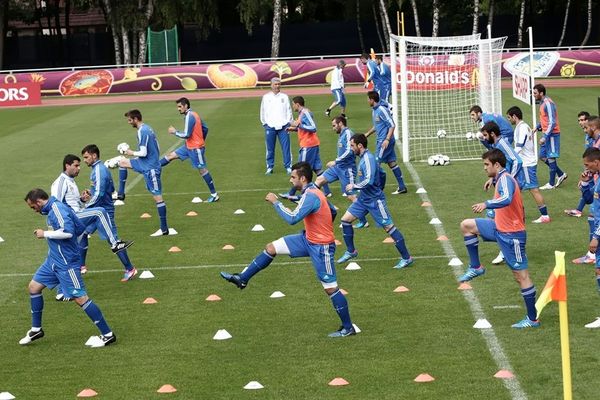Euro 2012: Δοκίμασε «Σάλπι» κορυφή και Νίνη δεξιά ο Σάντος! (photos+videos)