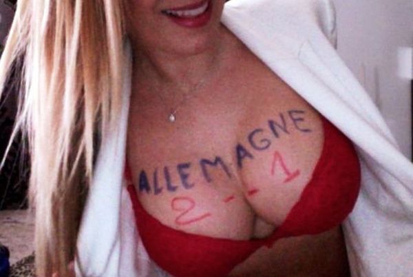 Euro 2012: Οι προβλέψεις μίας πορνοστάρ (photos)