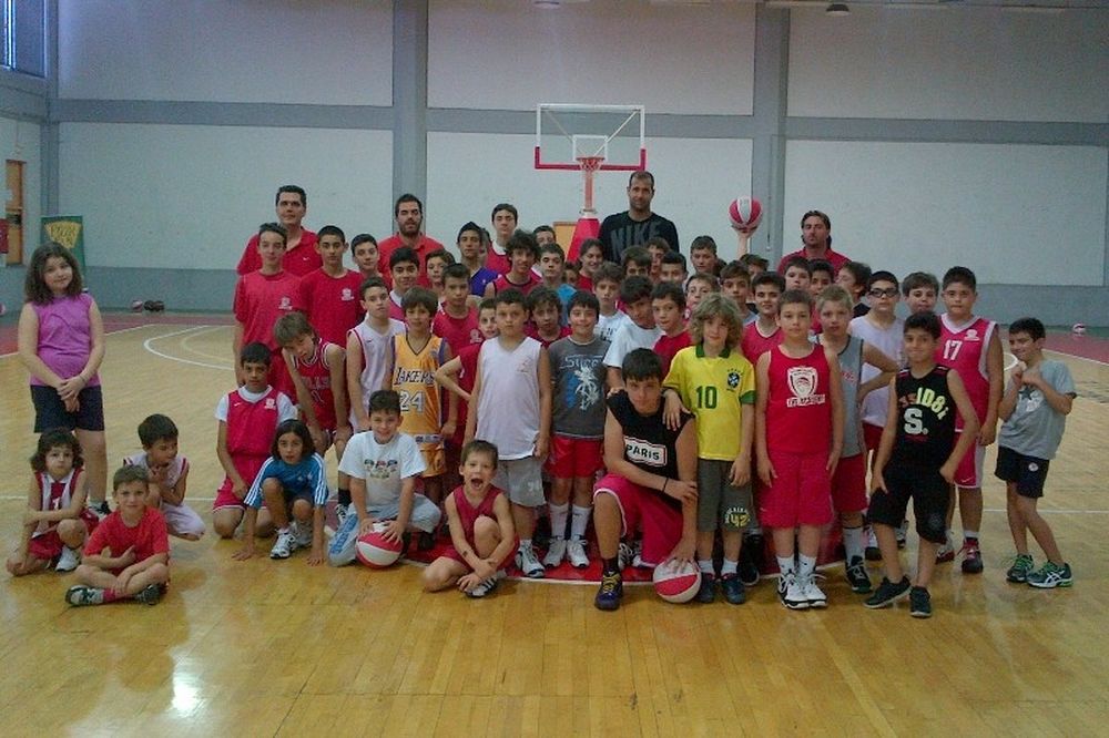 Στο 2o Olympiacos Summer Basketball Camp ο Γλυνιαδάκης