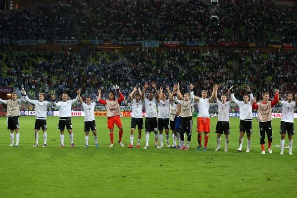 Euro 2012: «Η Γερμανία διέλυσε την Ελλάδα»