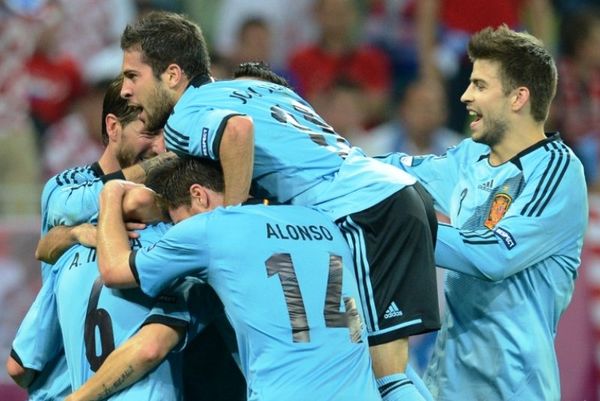 Euro 2012: «Μάχη» γιγάντων