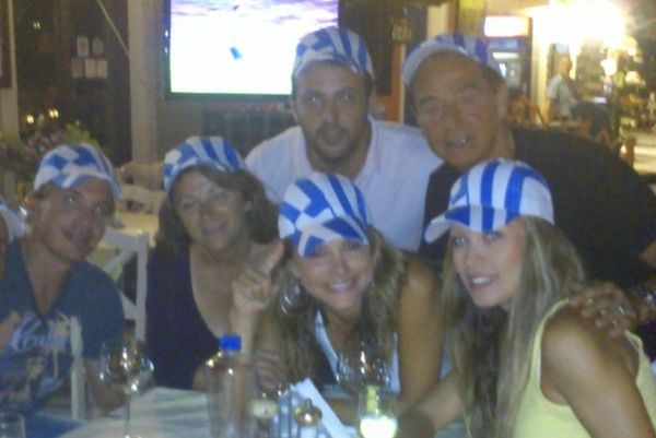 Στο πλευρό της Εθνικής Μενούνος και Χρουσαλά