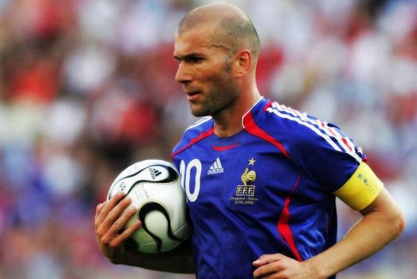 Euro 2012: Χρόνια πολλά «Ζιζού»! (video)