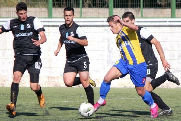 Αγγλικές σειρήνες για Ντινιωτάκη