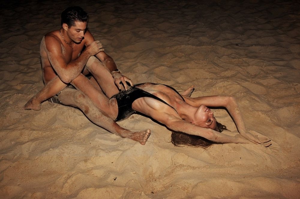 Ο βρώμικος φωτογράφος και το sex on the beach (photos)