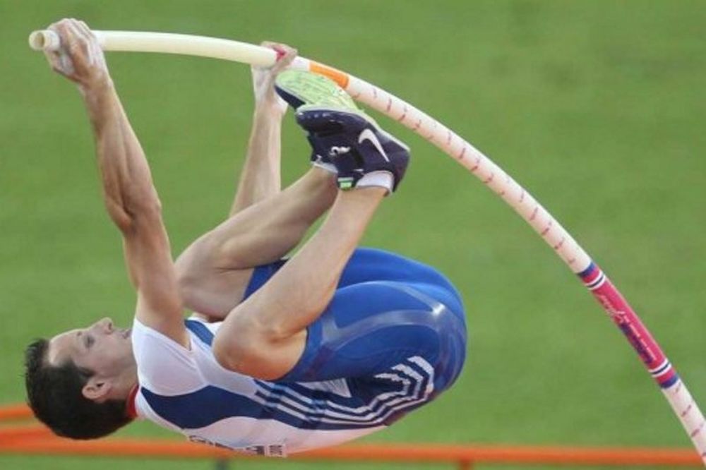 Ο Λαβιλενί το χρυσό μετάλλιο στο επί κοντώ 