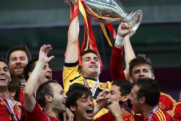 Στα αποδυτήρια της Εθνικής Ισπανίας ο πρίγκιπας Φίλιππος