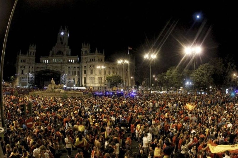 Euro 2012: Ξημέρωσαν… πανηγυρίζοντας οι Ισπανοί! (photos+videos)
