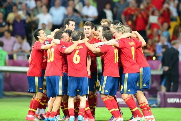 Euro 2012: «Η Ισπανία τρι-πρωταθλήτρια»