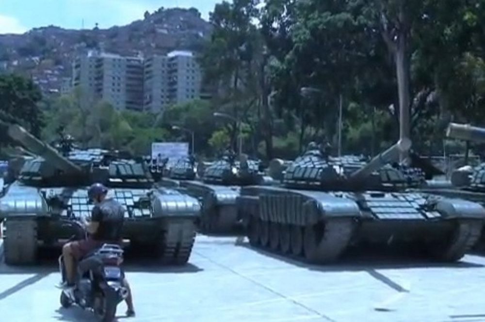 Τα τανκς που «ακολουθούν» την Εθνική στη Βενεζουέλα (video)