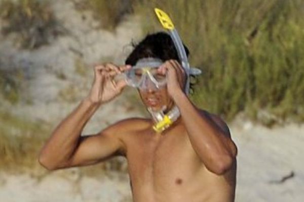 Άφησε τη ρακέτα για το ψαροτούφεκο ο Ναδάλ (photos)