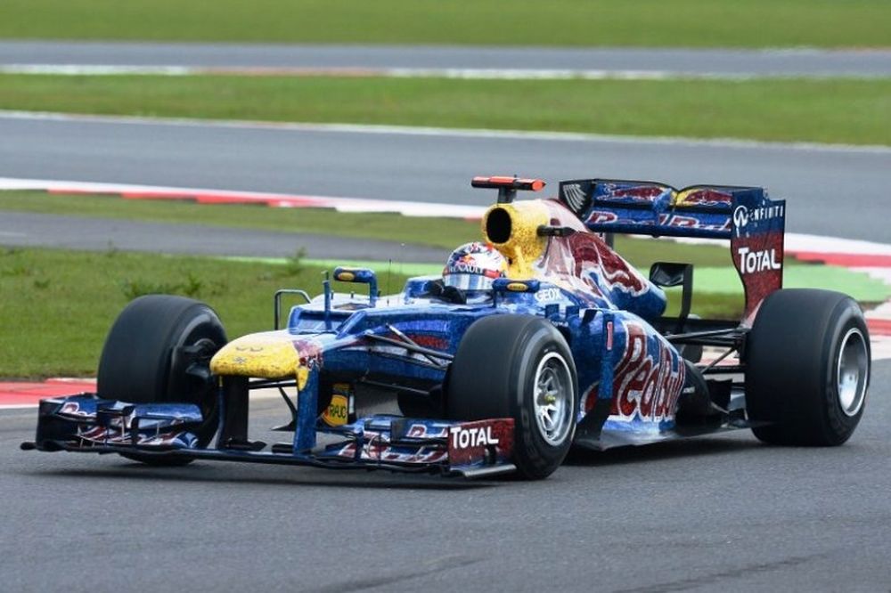 Φέτελ: «Δεν έχω υπογράψει με Ferrari»