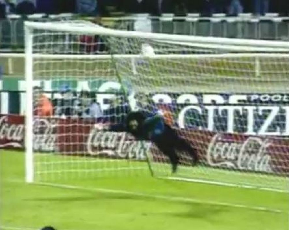 Mπουνιές των... γηπέδων (video)