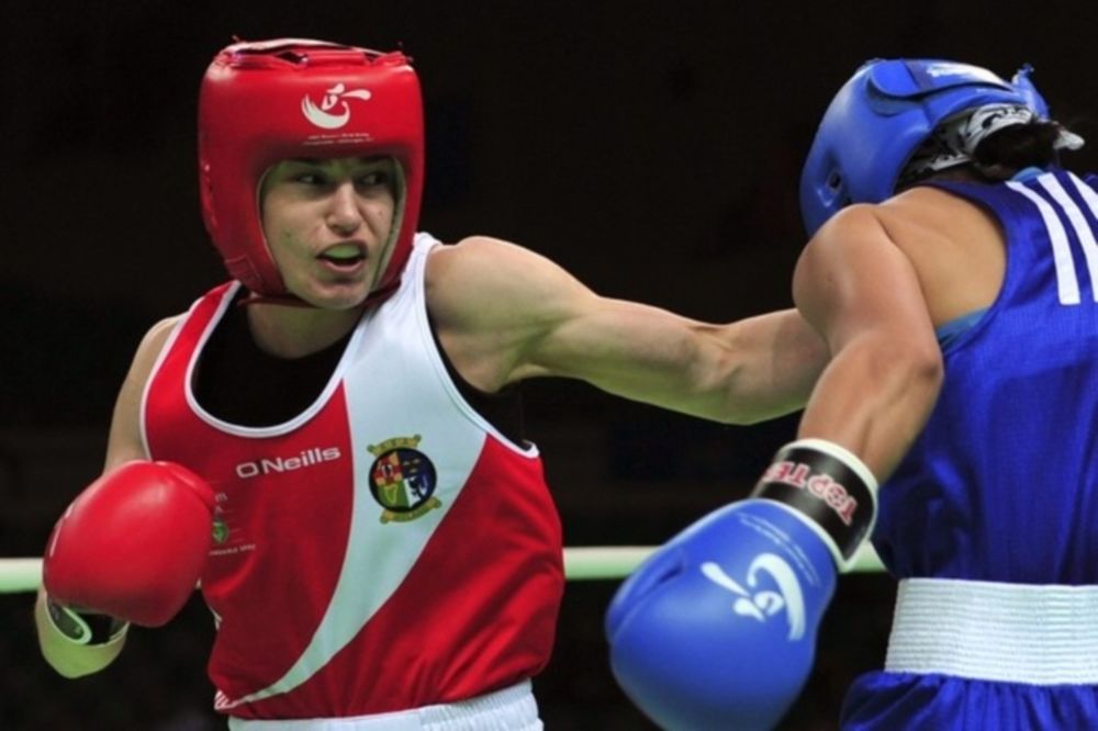 Σημαιοφόρος η Katie Taylor