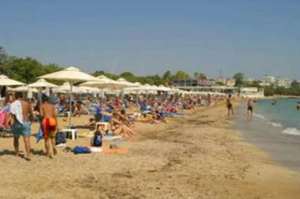 Έκαναν μπάνιο δίπλα σε ένα πτώμα 