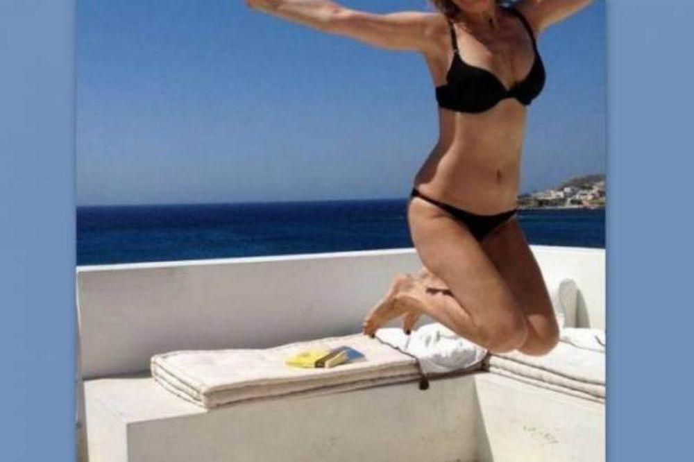 Ποια Ελληνίδα ηθοποιός… πετάει (photo) 