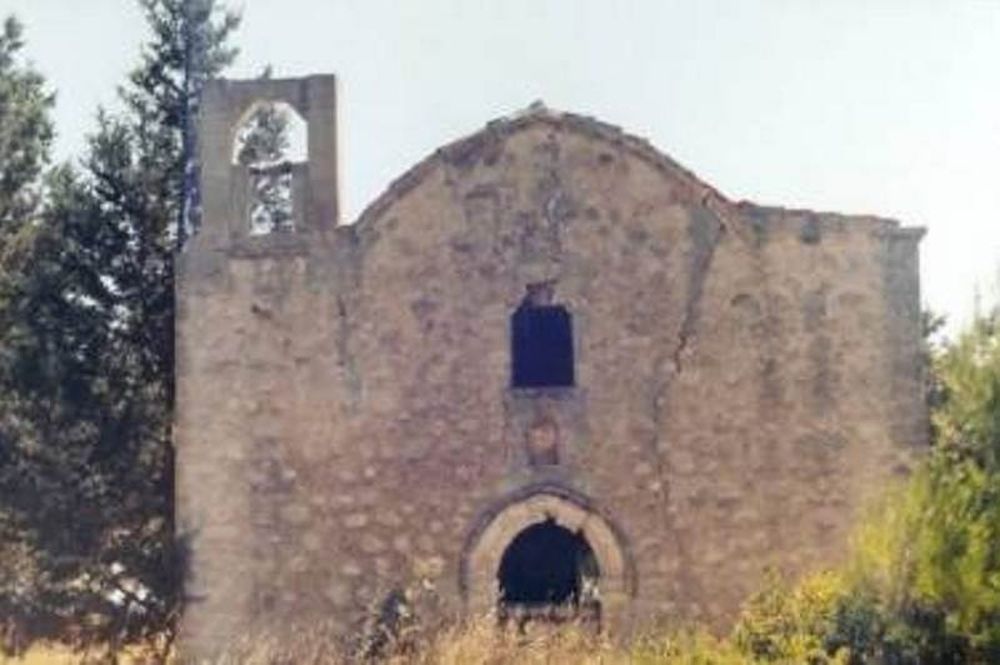 Καταρρέει εκκλησία-μουσείο στα κατεχόμενα 