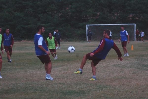 Υπό βροχή η προπόνηση της ΑΕΛ