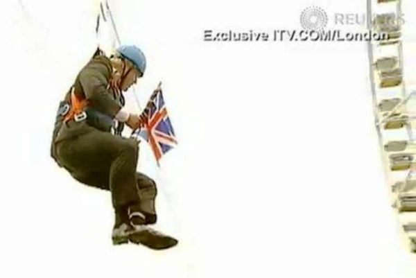 Λονδίνο 2012: Ο δήμαρχος κρεμάστηκε στον αέρα! 