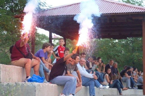 Με οπαδούς η ΑΕΛ