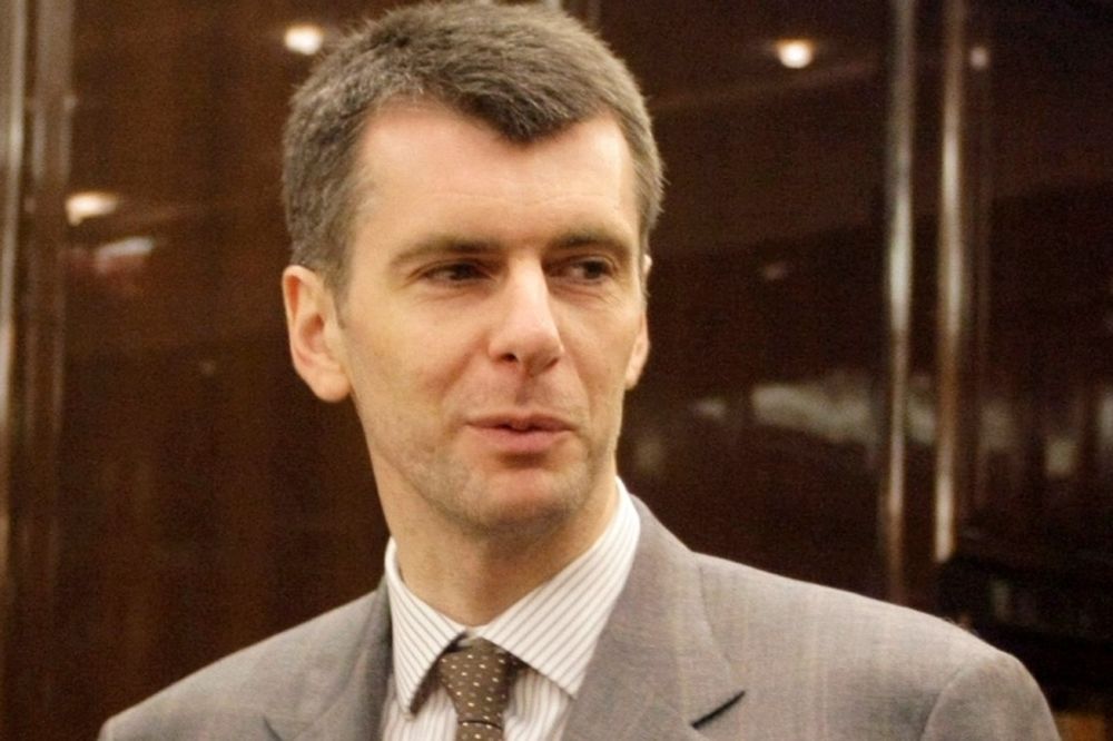 Τα «σκάει» και το χαίρεται ο Μιχαήλ Προχόροφ