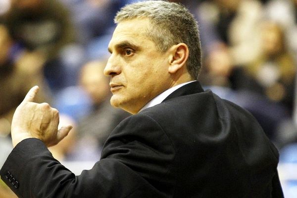«Πυρετός» επαφών και αναζήτησης για Πεδουλάκη