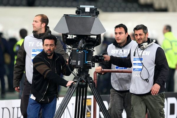 Super League και τη Δευτέρα