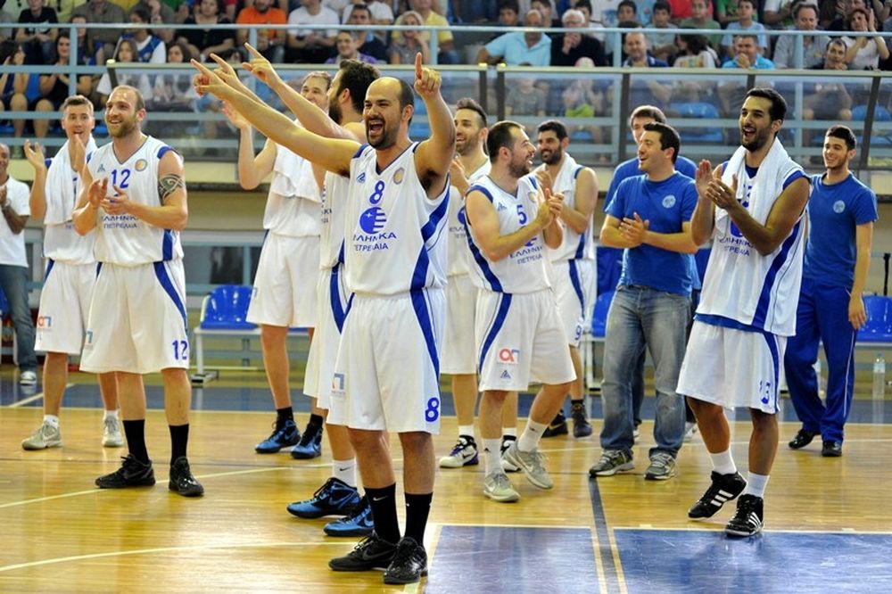 Επαφές με επιχειρηματίες στον Πανελευσινιακό
