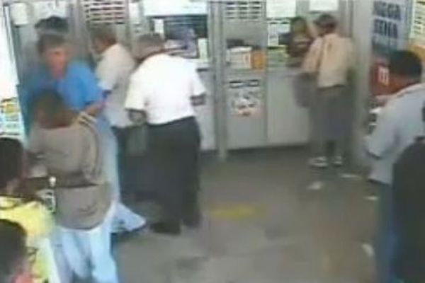 Eνα δελτίο Λόττο άναψε φωτιές (video)