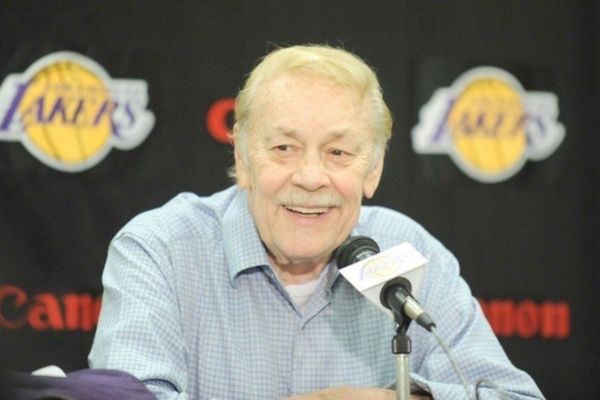 Εγχείριση στον Τζέρι Μπας