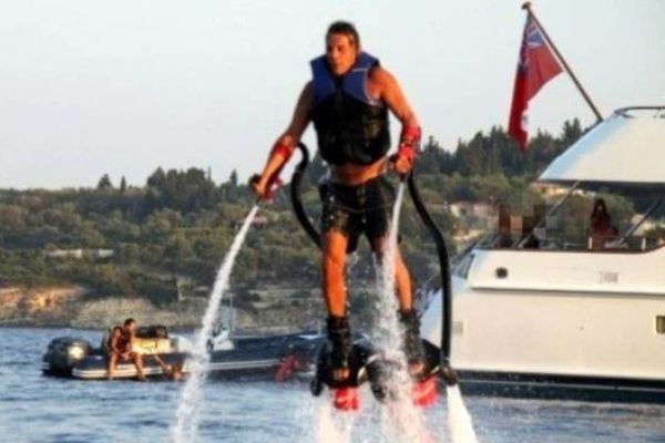 Αναγνωρίζετε ποιος τόλμησε να κάνει το πιο extreme water sport που υπάρχει;