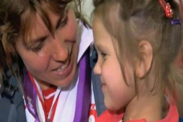 Λονδίνο 2012: Χάλκινη Ολυμπιονίκης πουλά το μετάλλιό της για να βοηθήσει 5χρονη