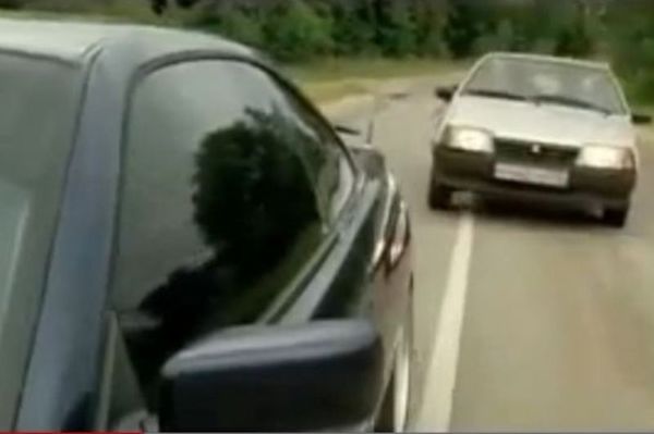 Πώς κρατάς έναν επιθετικό οδηγό σε απόσταση ασφαλείας (video)